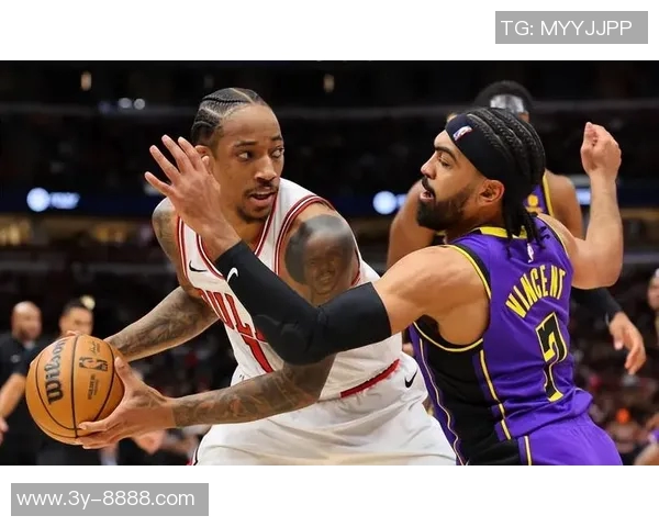 基德称赞拉塞尔传球与防守表现出色期待未来更多精彩表现 基德称赞拉塞尔传球与防守表现出色期待未来更多精彩表现