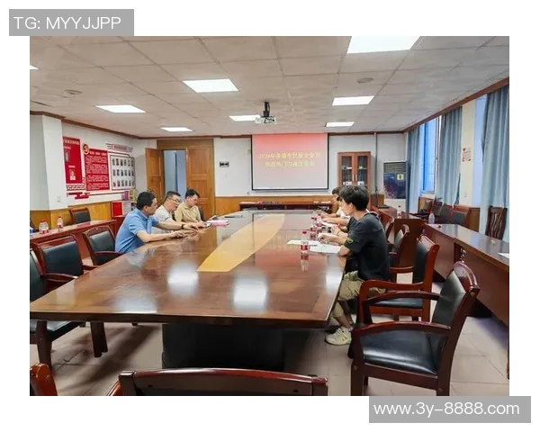 小桥谈球队防守提升秘诀强调沟通与转换进攻的默契配合 小桥谈球队防守提升秘诀强调沟通与转换进攻的默契配合