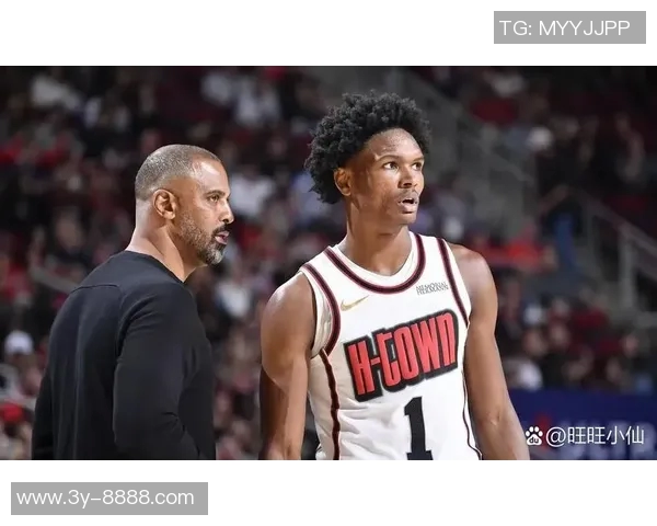 乌度卡强调阿门在防守中的重要性并计划扩大其进攻角色 乌度卡强调阿门在防守中的重要性并计划扩大其进攻角色