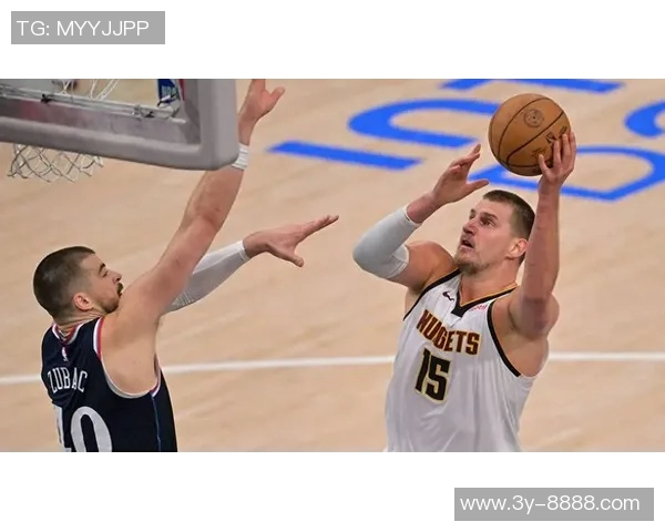 阿隆戈登半场表现出色与约基奇默契配合贡献16分5板2助 阿隆戈登半场表现出色与约基奇默契配合贡献16分5板2助