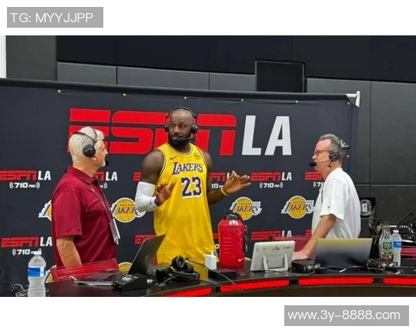 老詹再度引发争议球迷热议其吸引眼球的手段与库里三度胜利的背后原因 老詹再度引发争议球迷热议其吸引眼球的手段与库里三度胜利的背后原因