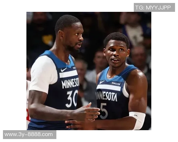 爱德华兹精彩突破拉杆换手上篮展现超强观赏性引发全场欢呼 爱德华兹精彩突破拉杆换手上篮展现超强观赏性引发全场欢呼