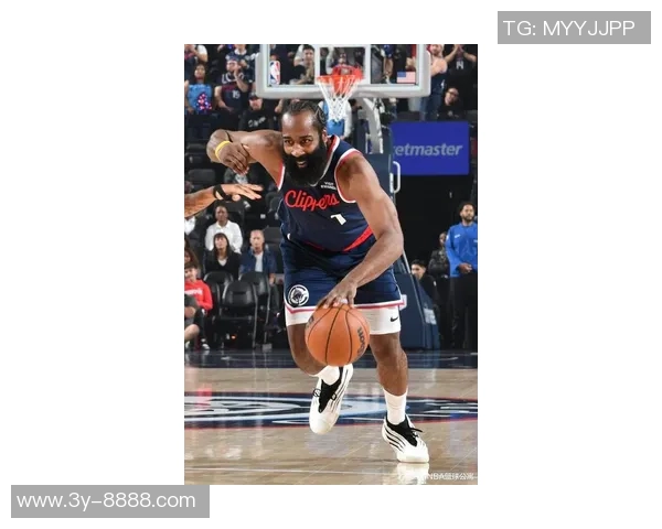 哈登三节表现平平仅得8分三分球全失状态堪忧需调整状态 哈登三节表现平平仅得8分三分球全失状态堪忧需调整状态