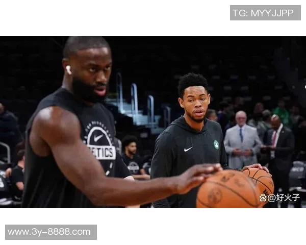 豪泽赞安芬尼西蒙斯状态火热期待他在场上大展身手